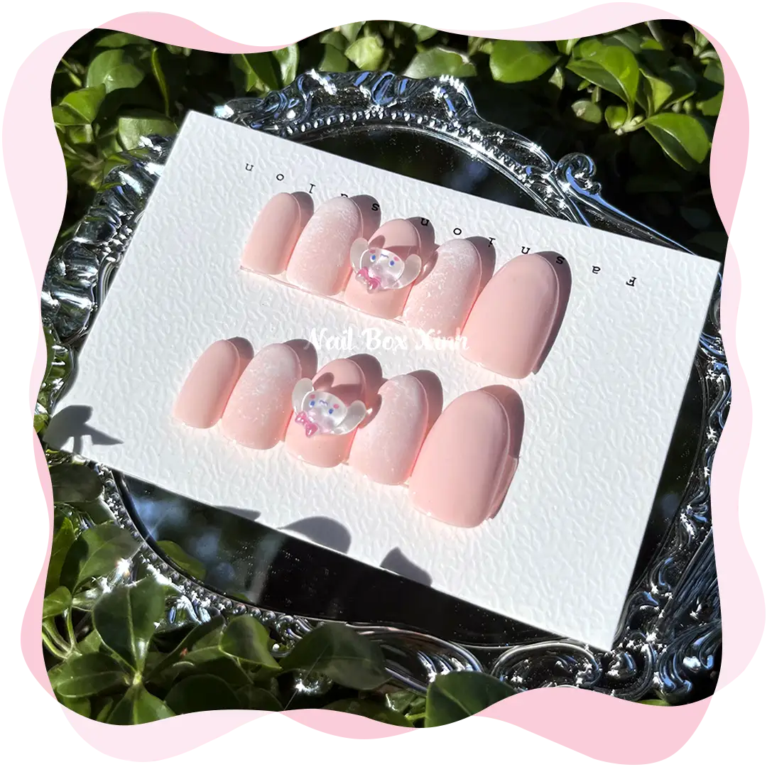 Nail box dễ thương đơn giản đính hoạt hình
