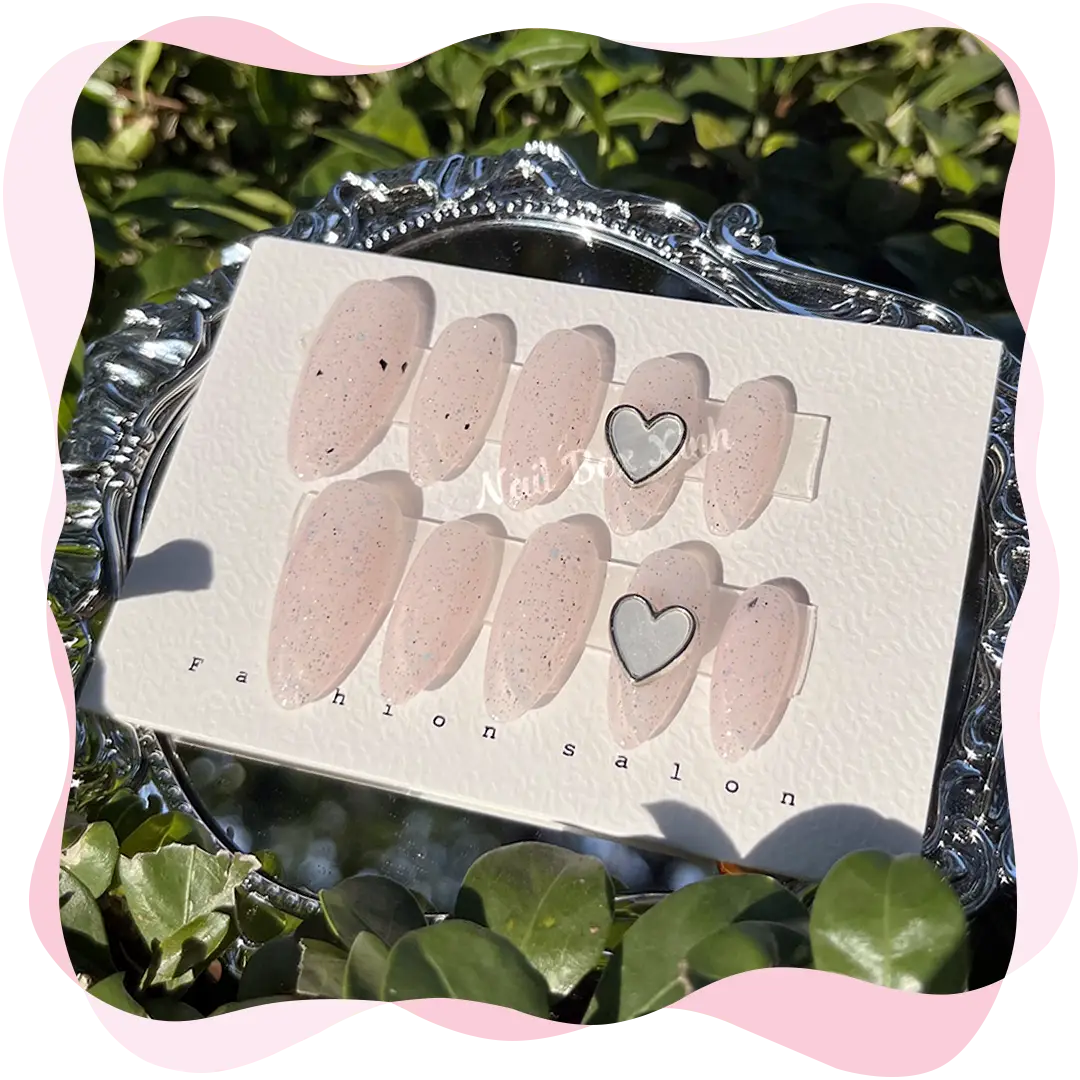 Nail box dễ thương đơn giản hồng pastel