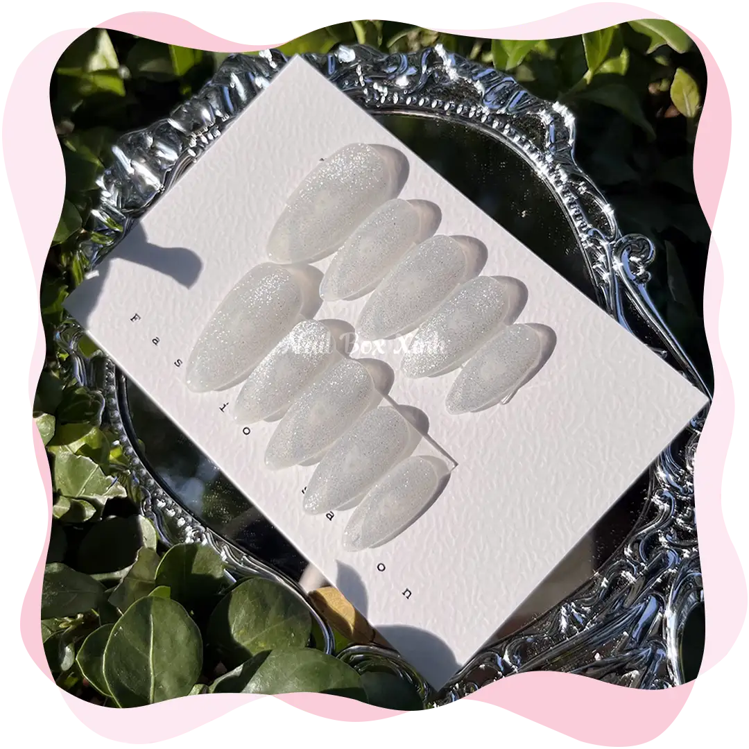 Nail box dễ thương trendy mắt mèo lấp lánh