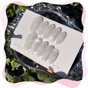 Nail box dễ thương trendy mắt mèo lấp lánh