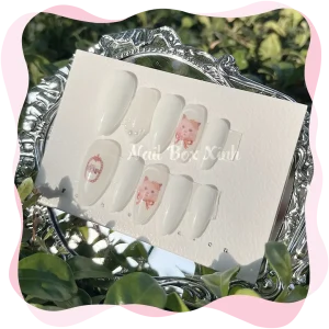 Nail box sang trọng cao cấp trắng