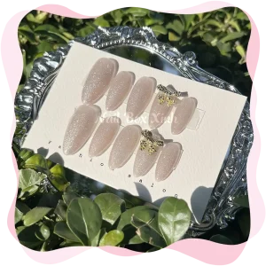 Nail box sang trọng đính đá vàng