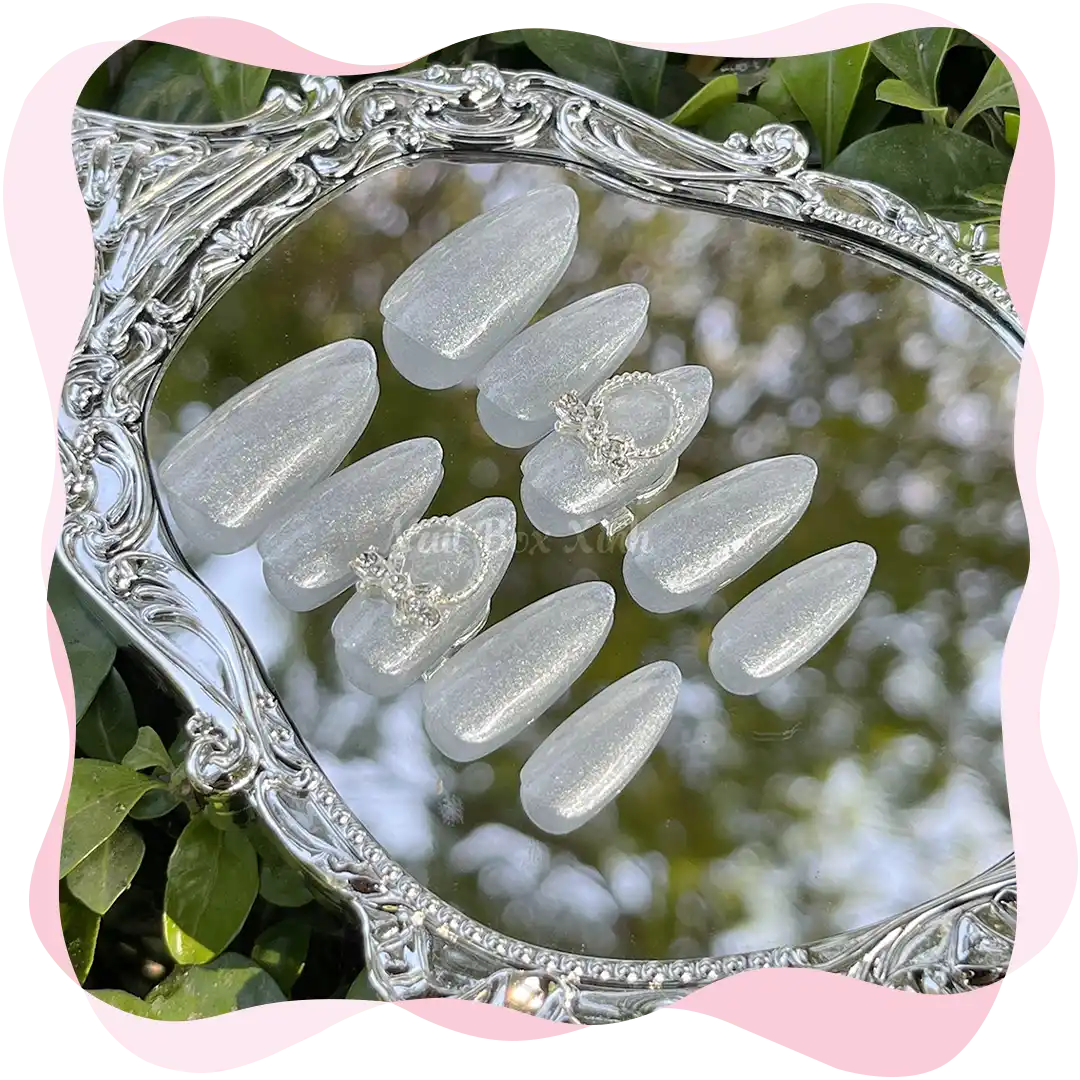 Nail box sang trọng kim cương trắng