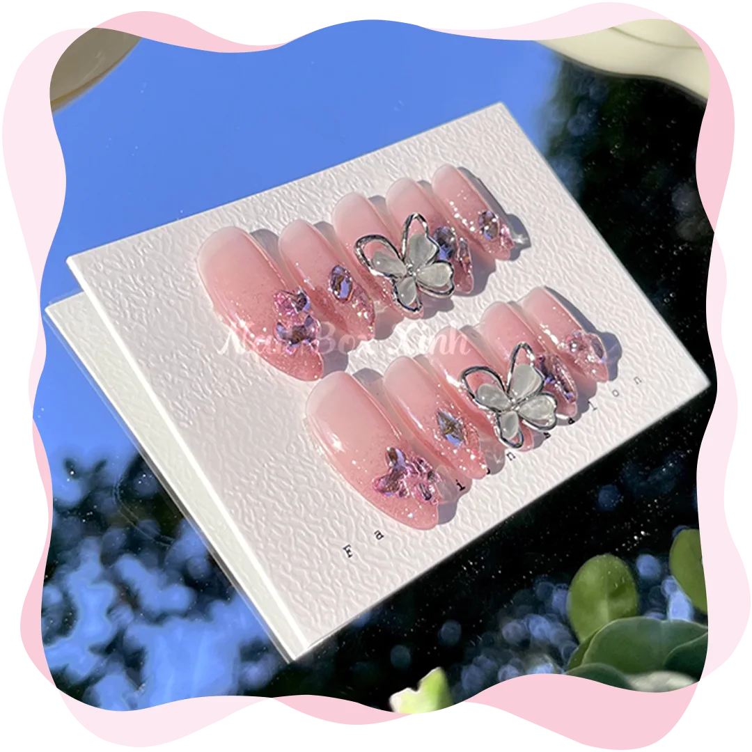 Nail box thiết kế đính đá tím