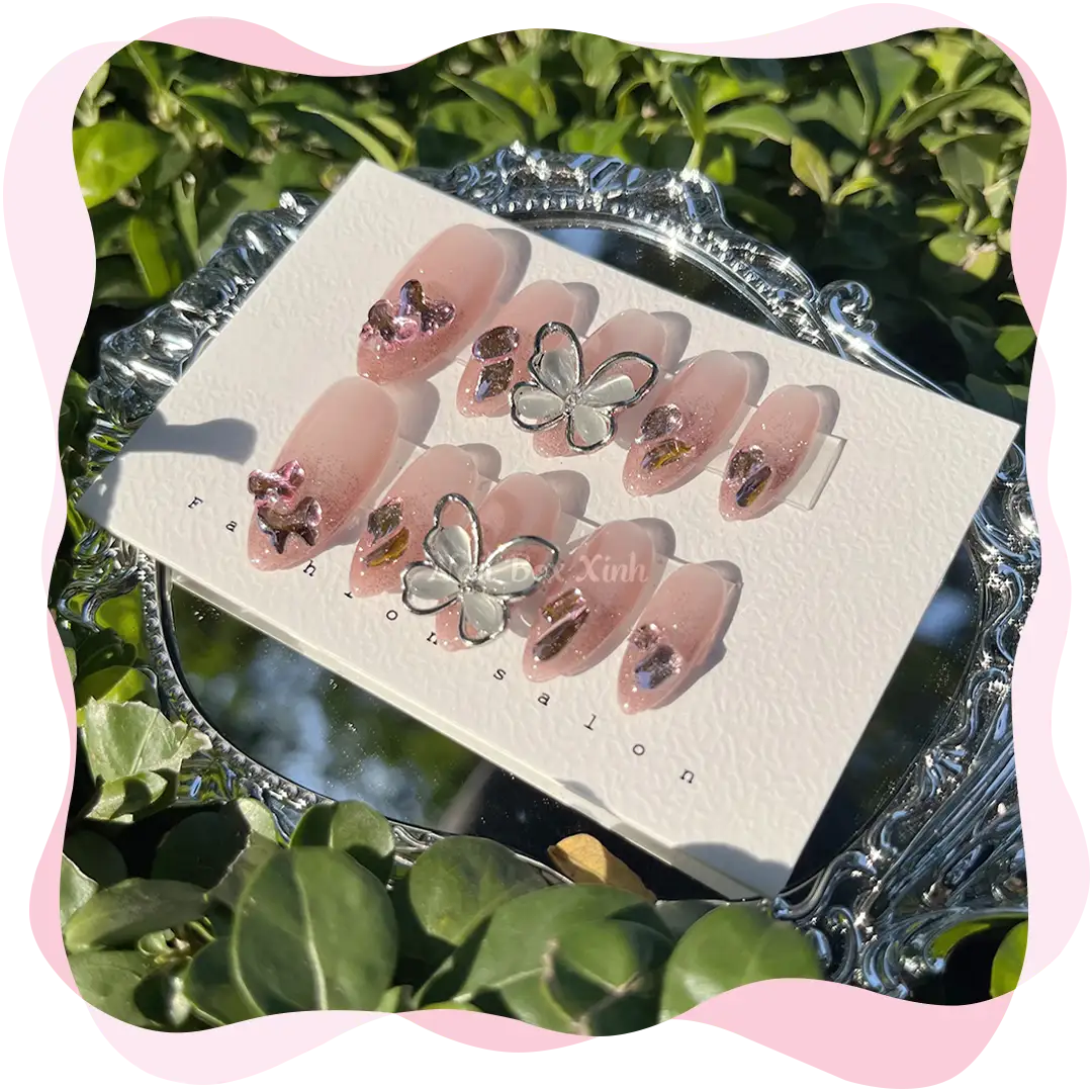 Nail box thiết kế đính đá tím