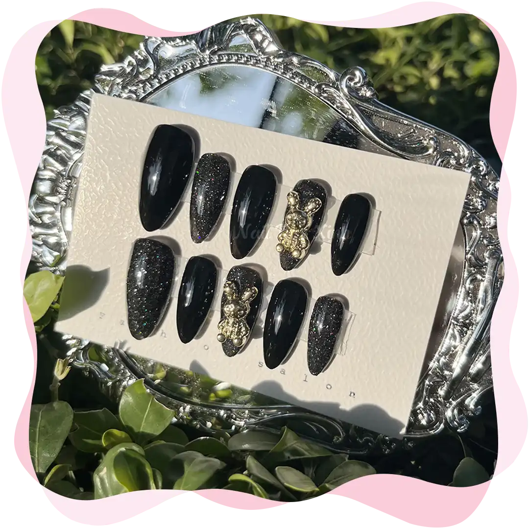 Nail box thiết kế sang chảnh đen huyền bí