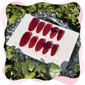 Nail box thiết kế sang chảnh đỏ đô