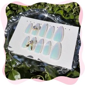 Nail box thiết kế sang chảnh tráng gương