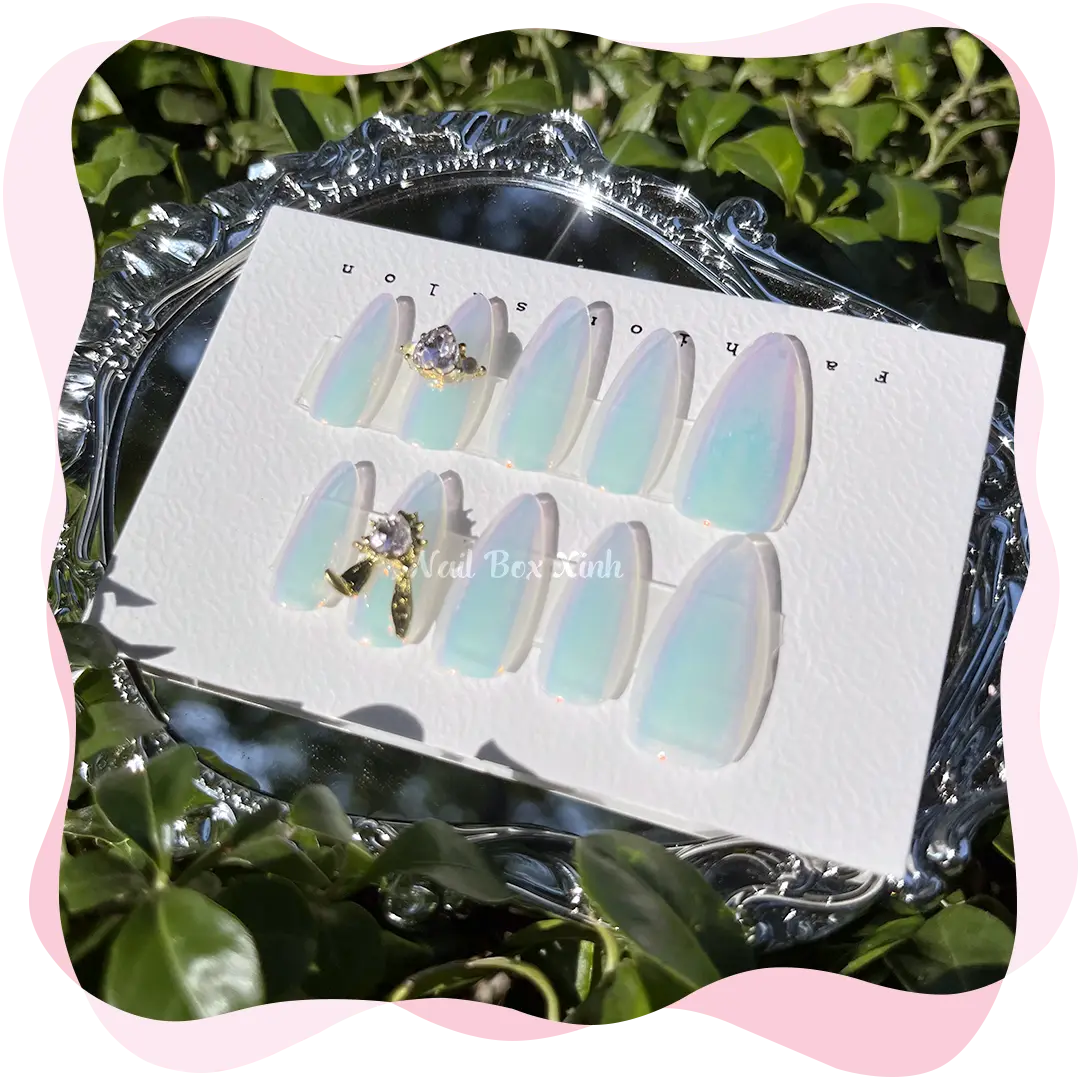 Nail box thiết kế sang chảnh tráng gương